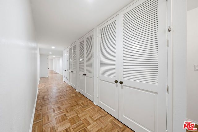 141 S Linden Drive 206, Beverly Hills, CA 90212