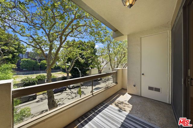 141 S Linden Drive 206, Beverly Hills, CA 90212