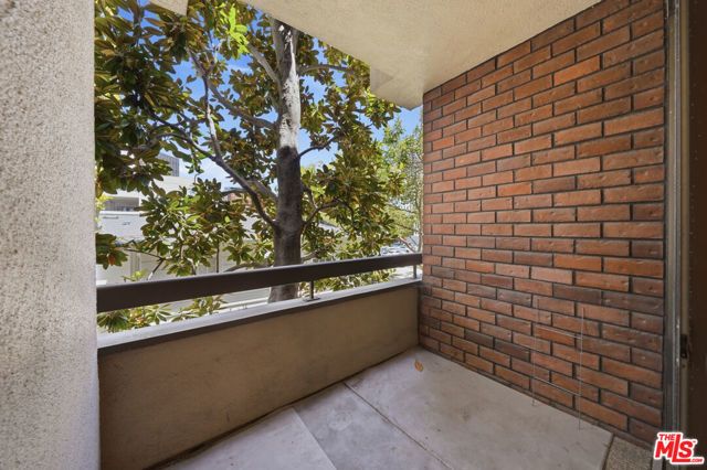 141 S Linden Drive 206, Beverly Hills, CA 90212
