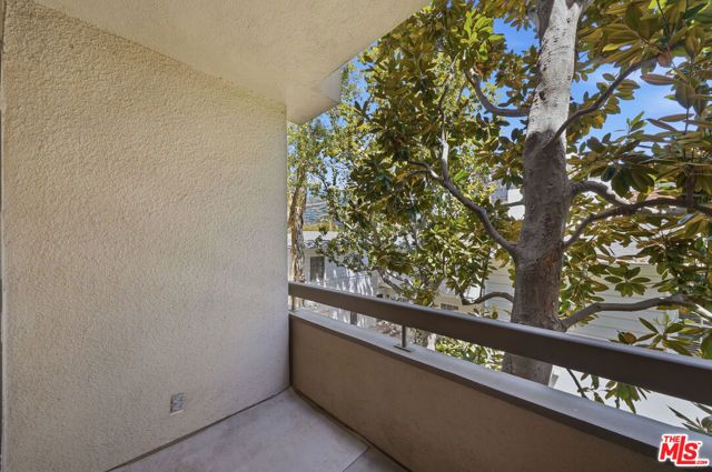 141 S Linden Drive 206, Beverly Hills, CA 90212