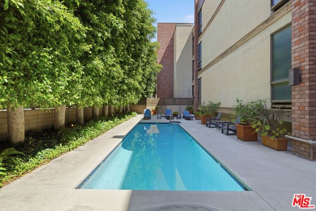 141 S Linden Drive 206, Beverly Hills, CA 90212