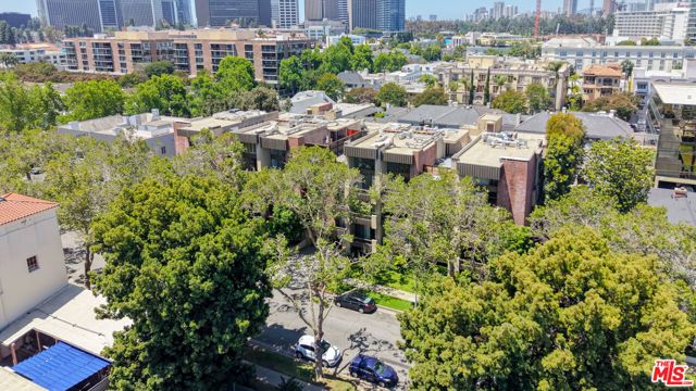 141 S Linden Drive 206, Beverly Hills, CA 90212