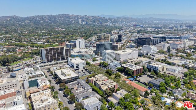 141 S Linden Drive 206, Beverly Hills, CA 90212