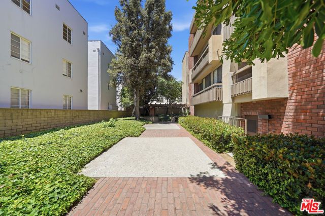 141 S Linden Drive 206, Beverly Hills, CA 90212