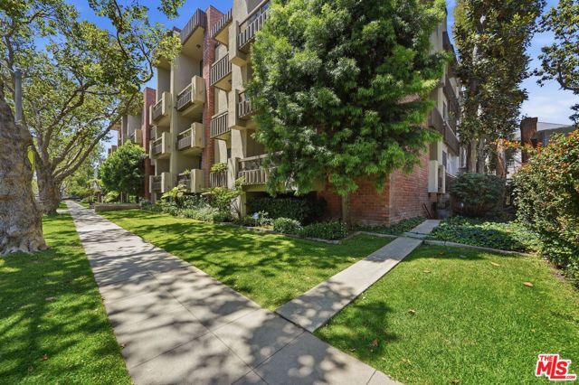 141 S Linden Drive 206, Beverly Hills, CA 90212