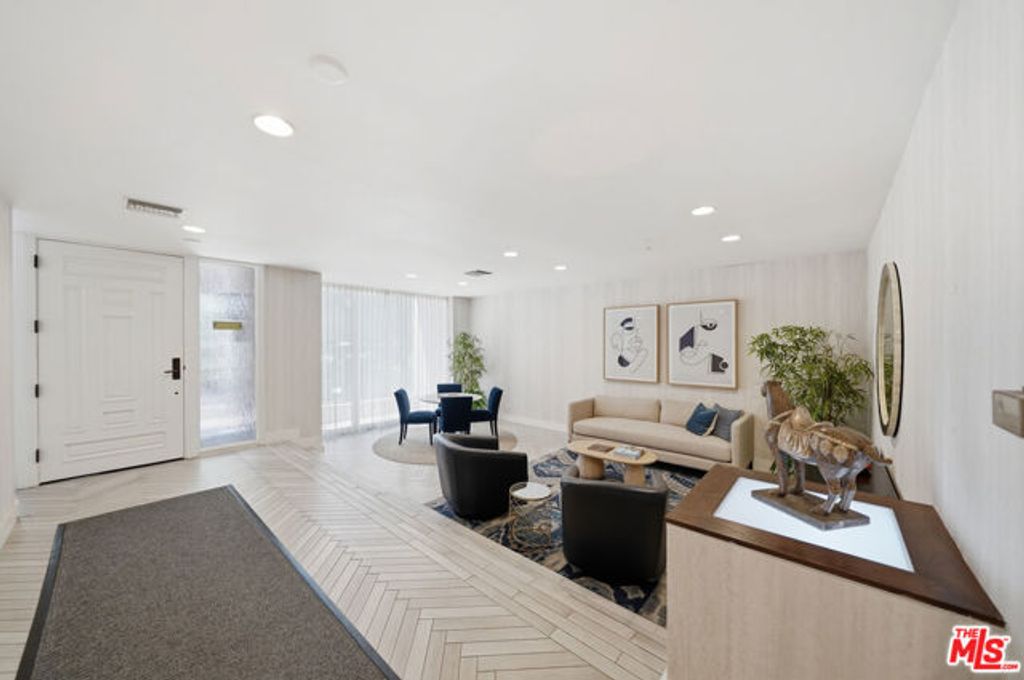 141 S Linden Drive 206, Beverly Hills, CA 90212
