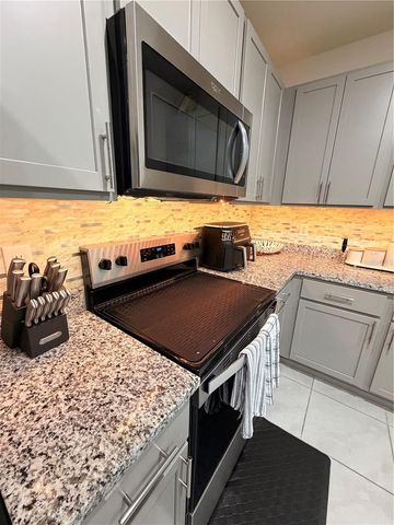 404 PRESTON COVE DRIVE, St Cloud, FL 34771