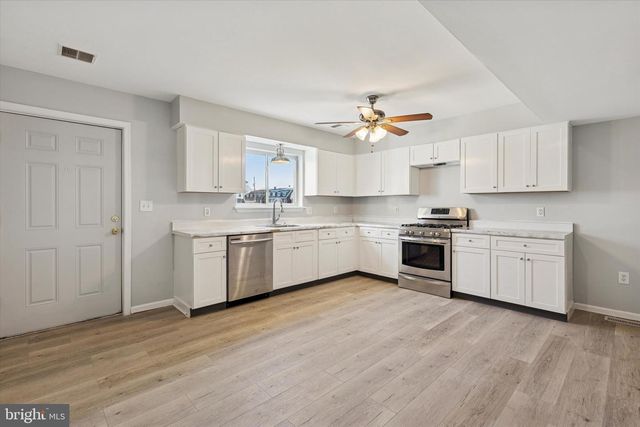 908 GREEN ST, Norristown, PA 19401