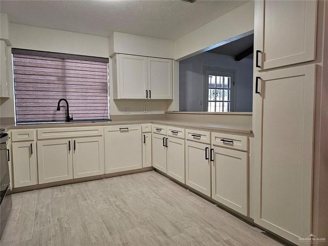 508 W Iris Avenue, Mcallen, TX 78501