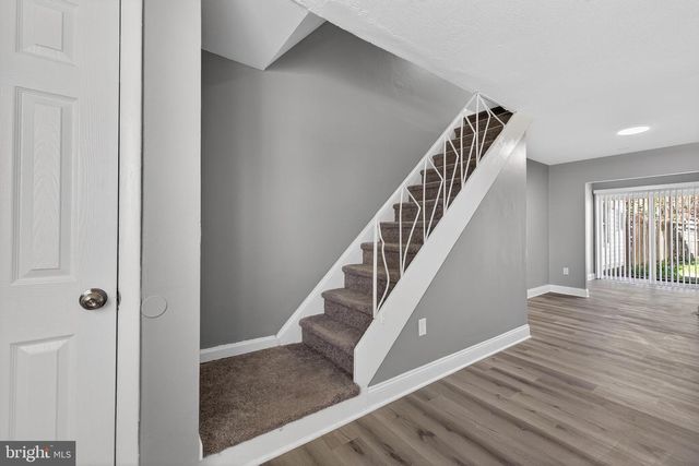 8 THORN CT, New Castle, DE 19720