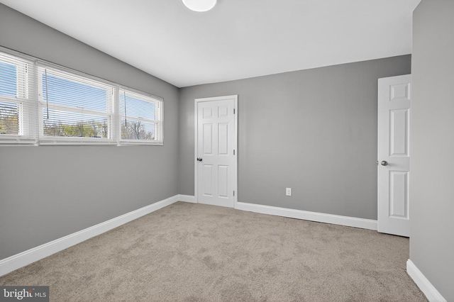 8 THORN CT, New Castle, DE 19720