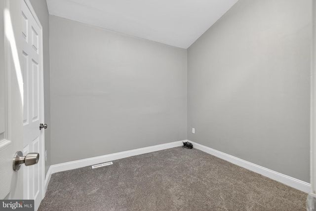 8 THORN CT, New Castle, DE 19720