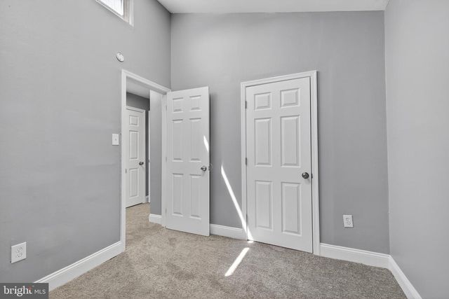 8 THORN CT, New Castle, DE 19720