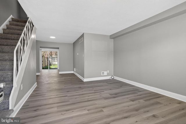 8 THORN CT, New Castle, DE 19720