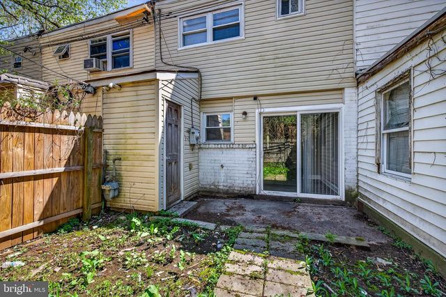 8 THORN CT, New Castle, DE 19720