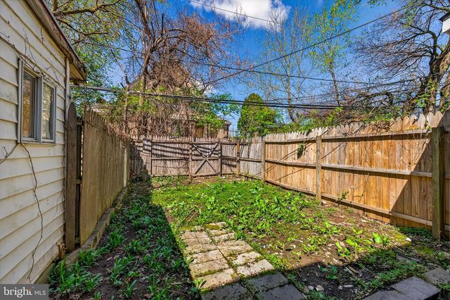 8 THORN CT, New Castle, DE 19720