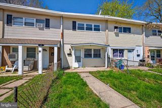 8 THORN CT, New Castle, DE 19720
