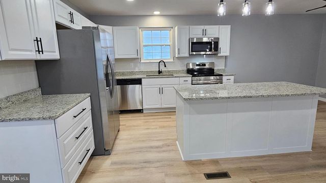 712 WHITE SANDS DR, Lusby, MD 20657