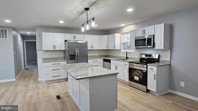 712 WHITE SANDS DR, Lusby, MD 20657