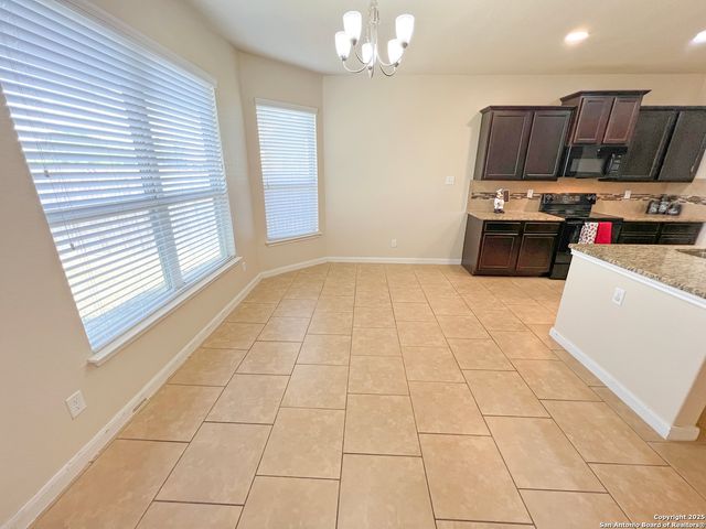 8915 Palmetto Park, Converse, TX 78109