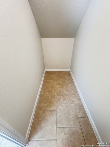 8915 Palmetto Park, Converse, TX 78109