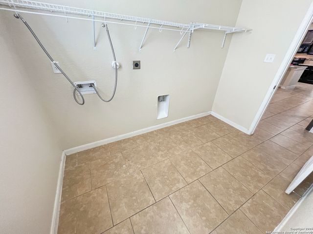 8915 Palmetto Park, Converse, TX 78109