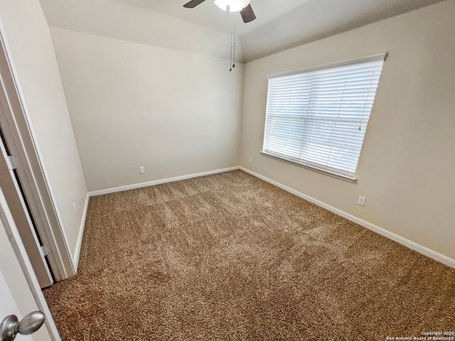 8915 Palmetto Park, Converse, TX 78109