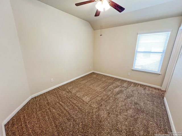 8915 Palmetto Park, Converse, TX 78109