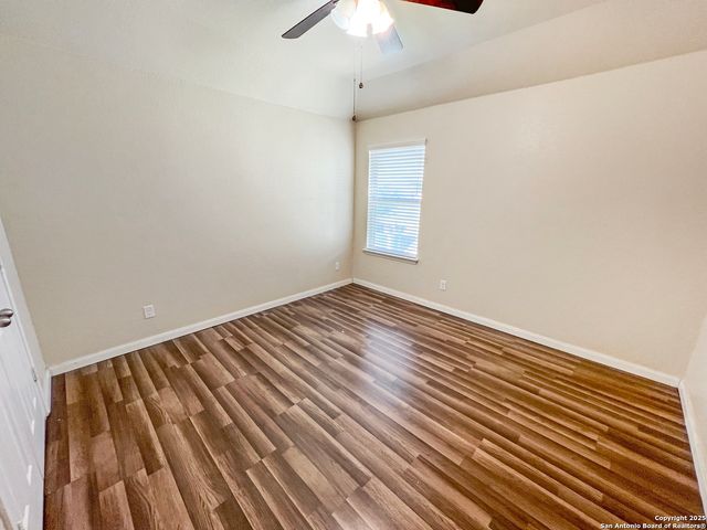 8915 Palmetto Park, Converse, TX 78109