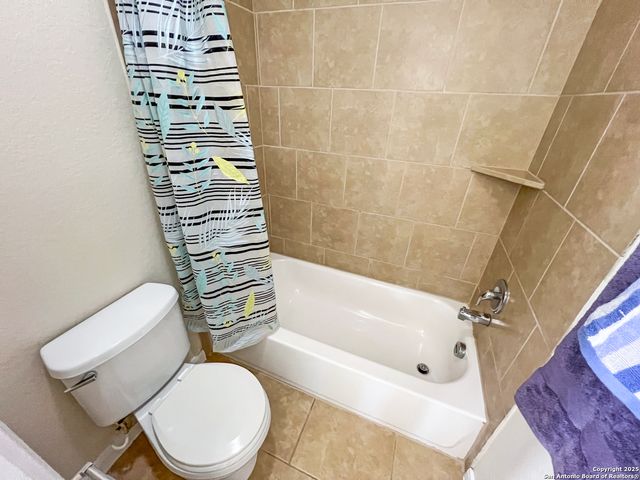 8915 Palmetto Park, Converse, TX 78109