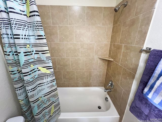 8915 Palmetto Park, Converse, TX 78109