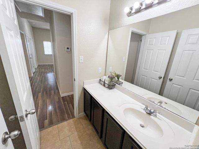 8915 Palmetto Park, Converse, TX 78109