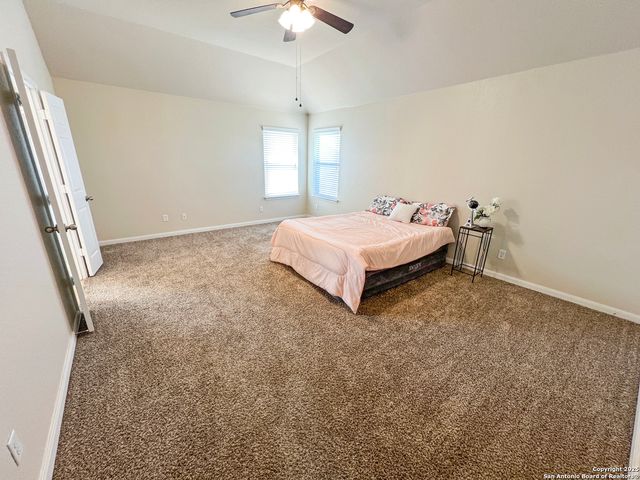 8915 Palmetto Park, Converse, TX 78109
