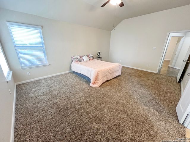 8915 Palmetto Park, Converse, TX 78109