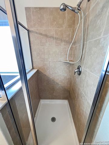 8915 Palmetto Park, Converse, TX 78109