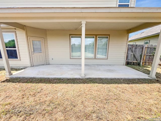 8915 Palmetto Park, Converse, TX 78109