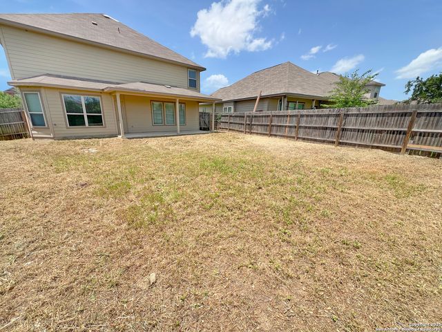 8915 Palmetto Park, Converse, TX 78109
