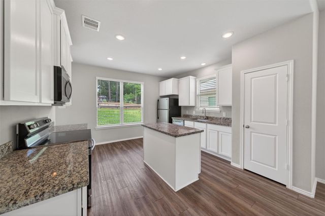 708 Crystal River Road, Conroe, TX 77316