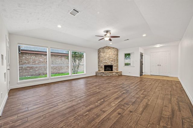 14222 Stokesmount Drive, Houston, TX 77077