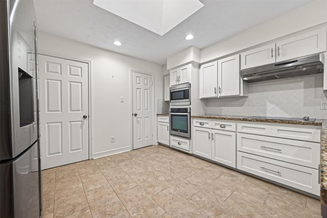 14222 Stokesmount Drive, Houston, TX 77077