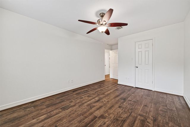 14222 Stokesmount Drive, Houston, TX 77077