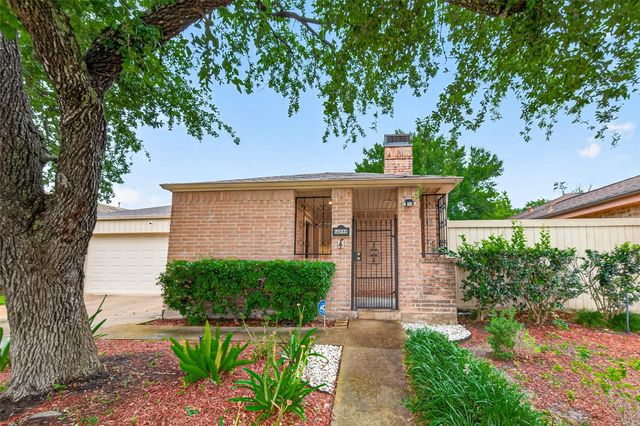 14222 Stokesmount Drive, Houston, TX 77077