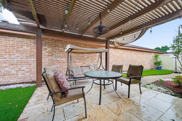 14222 Stokesmount Drive, Houston, TX 77077