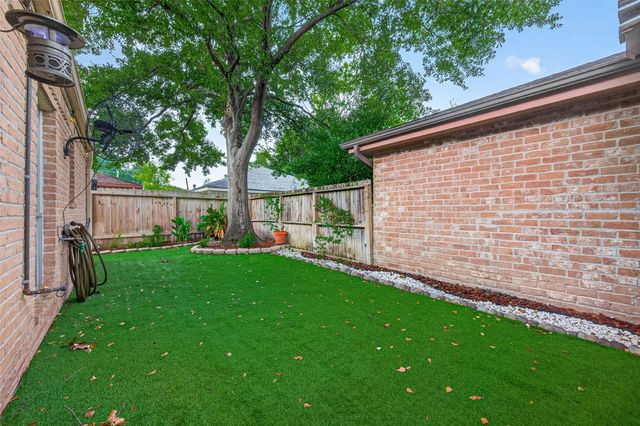 14222 Stokesmount Drive, Houston, TX 77077