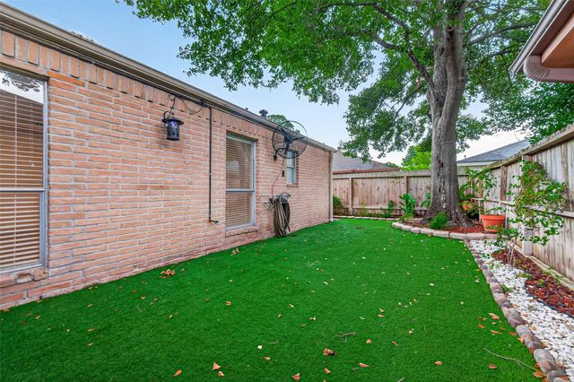 14222 Stokesmount Drive, Houston, TX 77077