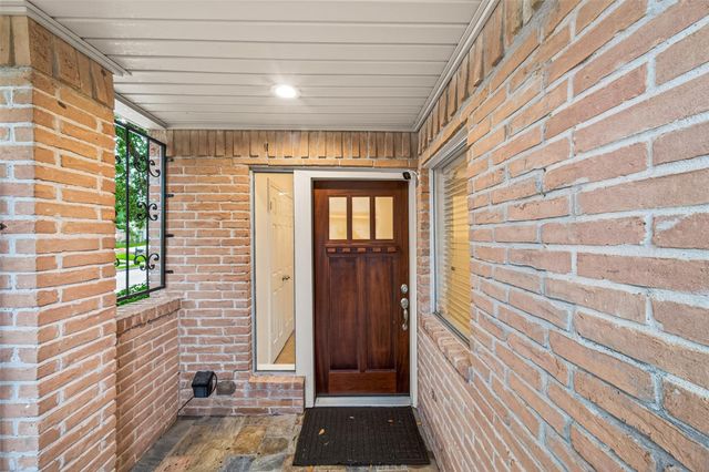 14222 Stokesmount Drive, Houston, TX 77077