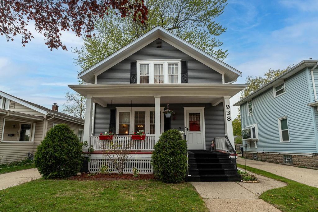 938 Cleveland AVENUE, Racine, WI 53405