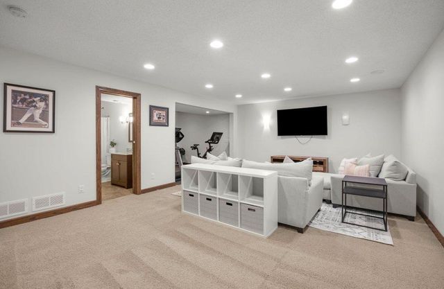 17543 Heidelberg Way, Lakeville, MN 55044