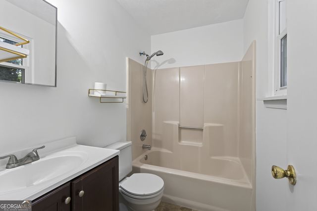 3239 Pine Springs Manor, Decatur, GA 30034