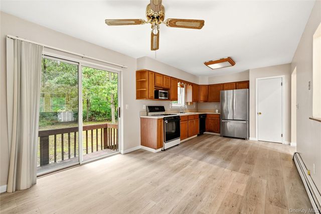 21 Lisa Court, Shirley, NY 11967
